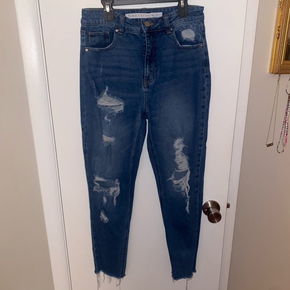 Cropped distressed Mom Jeans